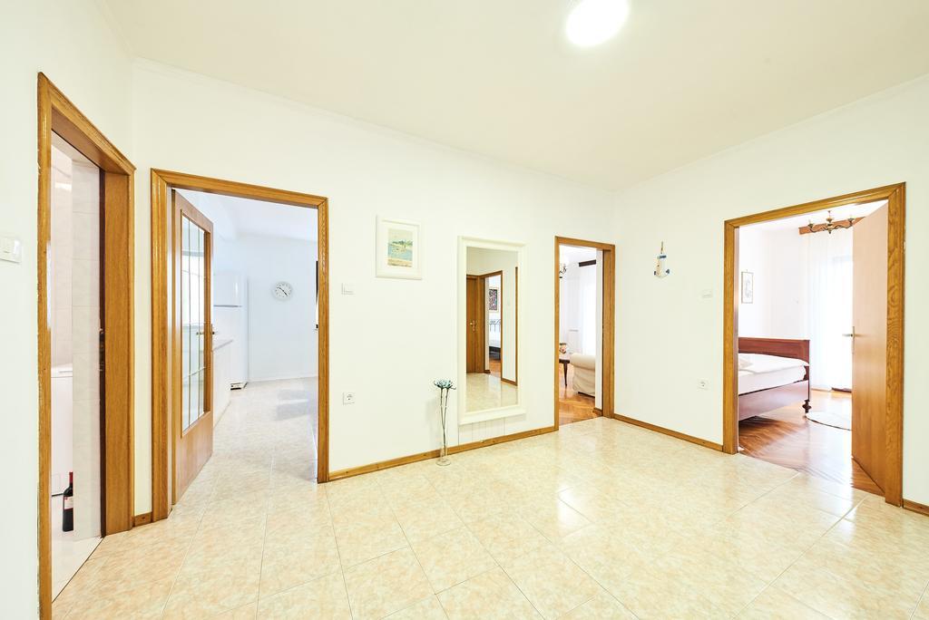 אומאג Apartment Bella מראה חיצוני תמונה